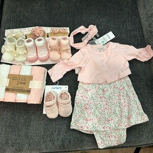 Newborn baby girl outfit/clothes, shoes, and washcloths.  New with tags. Carters